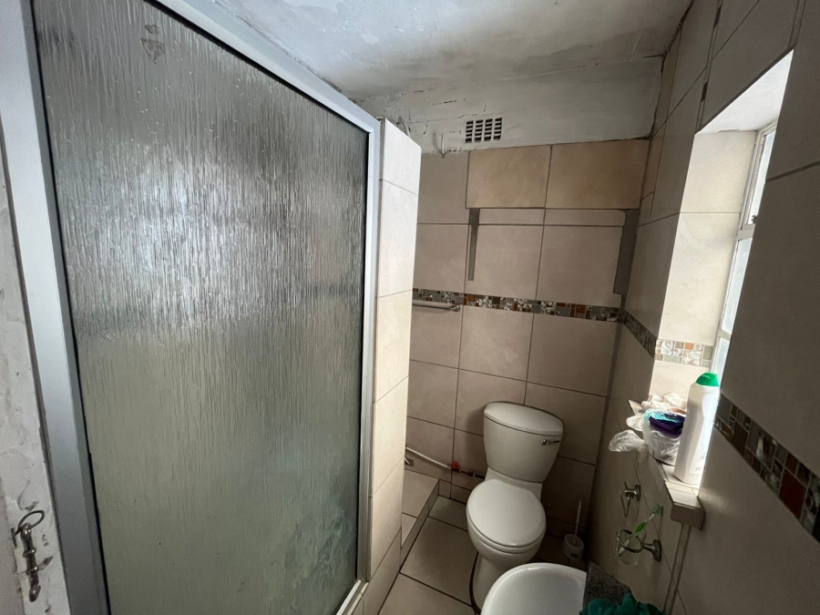 5 Bedroom Property for Sale in Grassy Park Western Cape